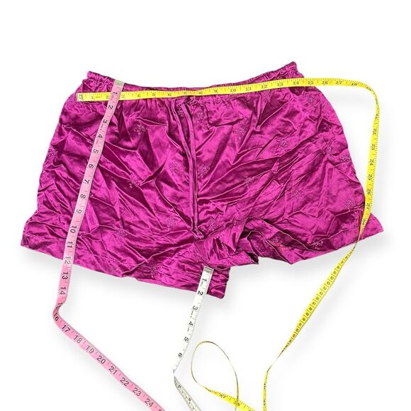 VICTORIA’S SECRET Women’s Fuchsia Pink Satin Embroidered Sleep Shorts Size Mediu - Picture 4 of 4